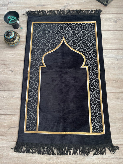 black and gold prayer rug, islamic prayer matt made in Turkey, ramadan.